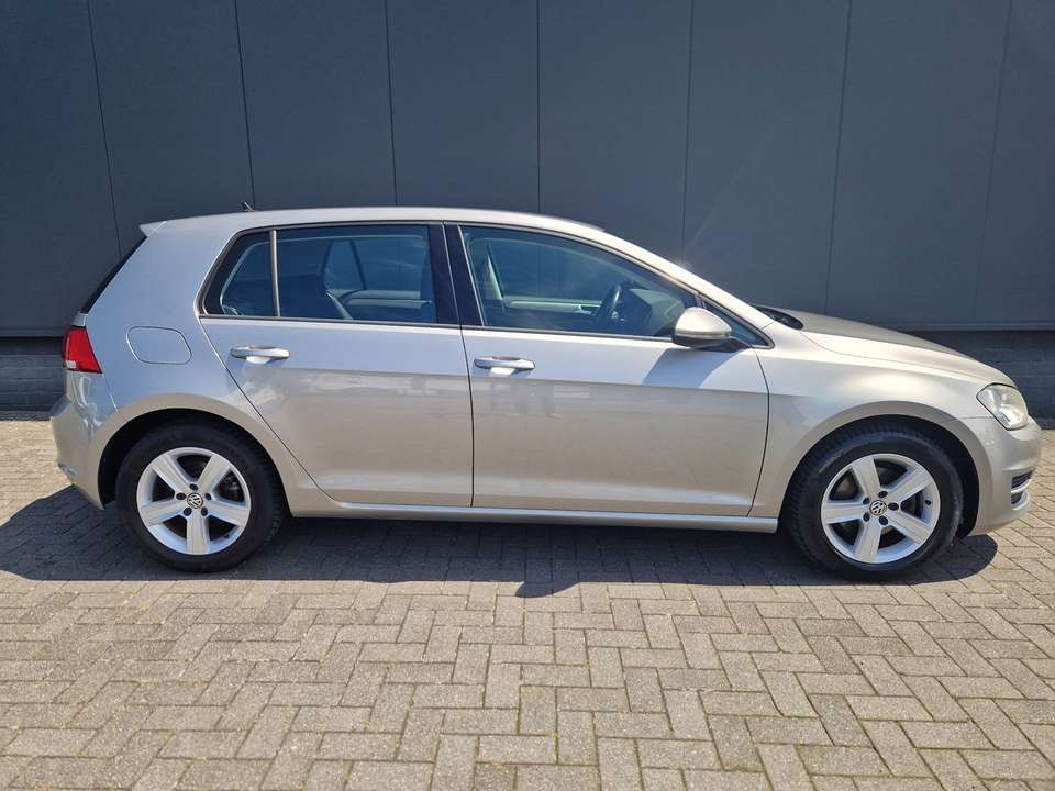 Volkswagen Golf - Imagem 20