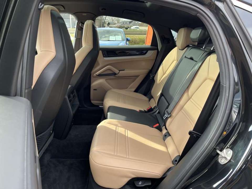 Porsche Cayenne - Imagem 12