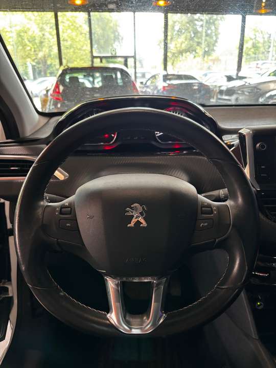 Peugeot 208 - Imagem 8