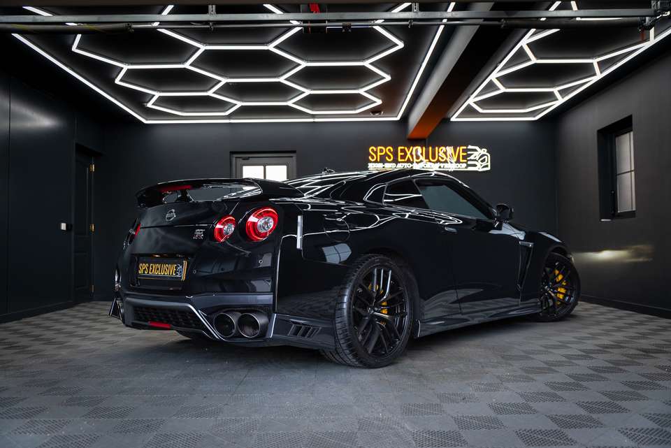 Nissan GT-R - Imagem 2