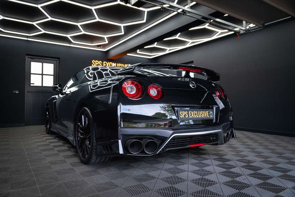 Nissan GT-R - Imagem 8