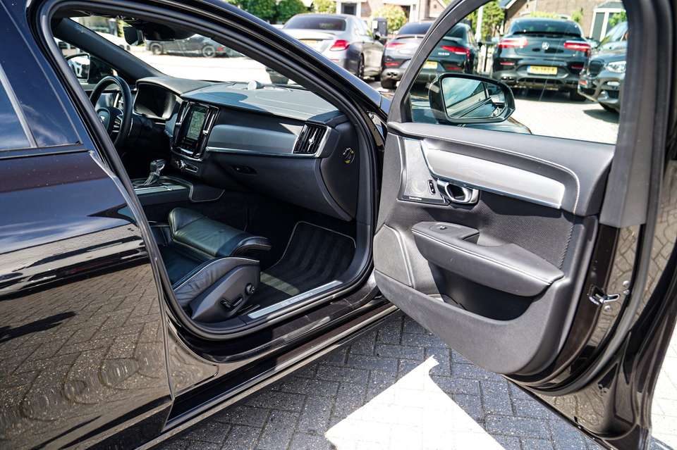 Volvo S90 - Imagem 18