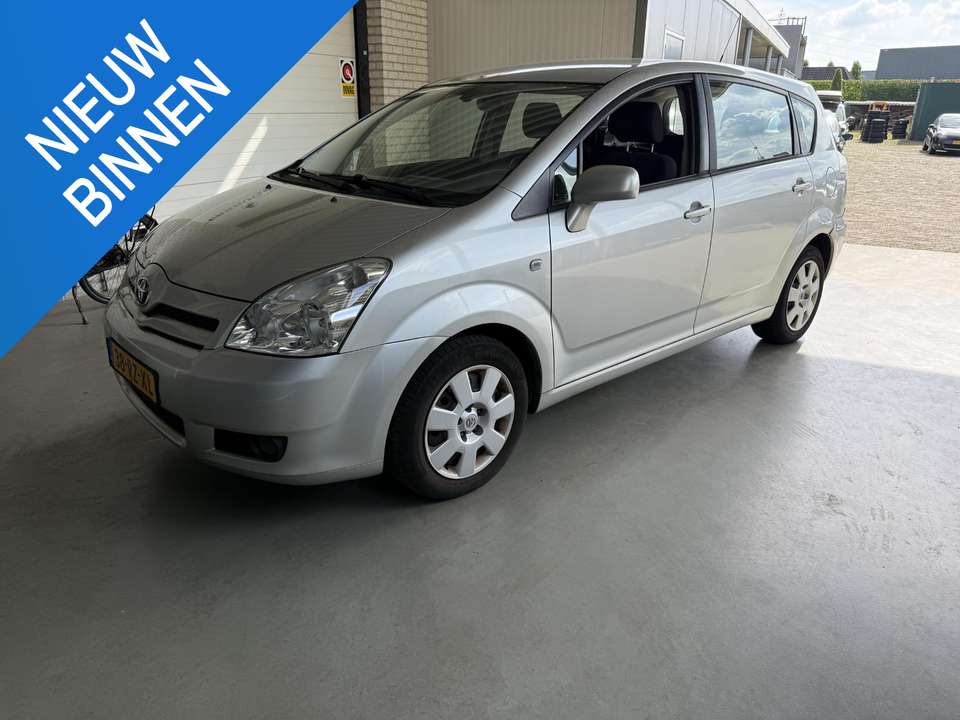 Toyota Verso - Imagem 1