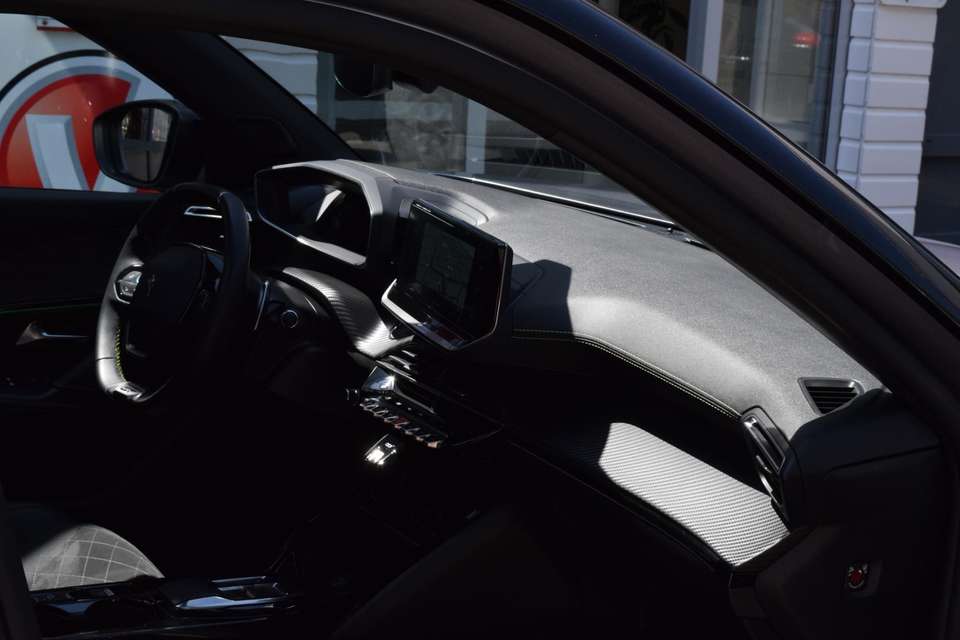 Peugeot 2008 - Imagem 18