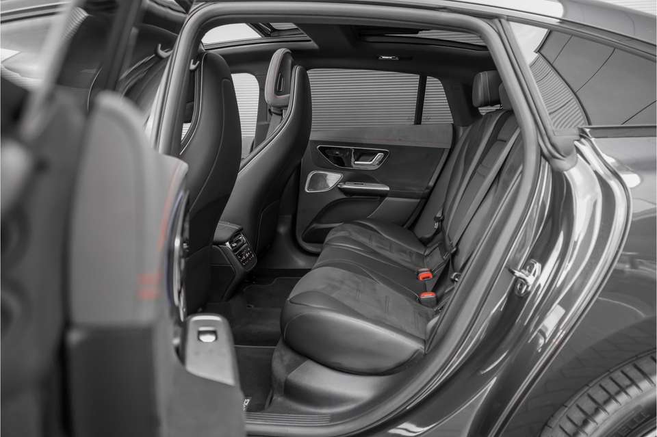 Mercedes-Benz EQE 350 - Imagem 6