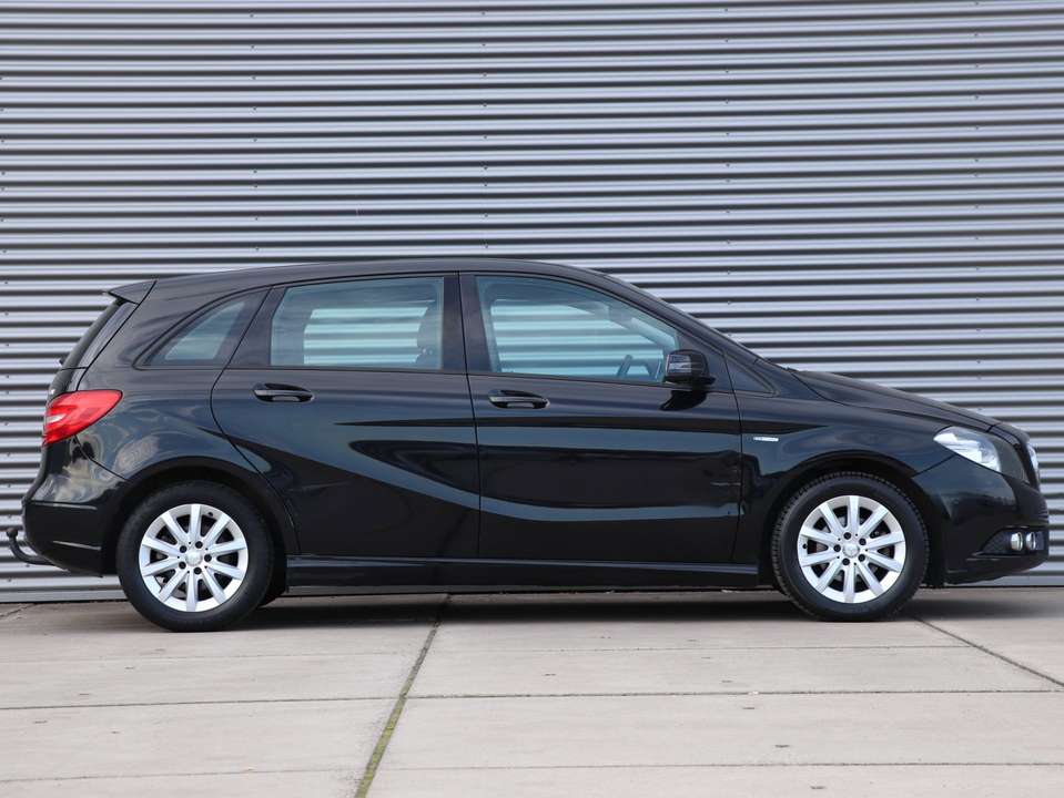 Mercedes-Benz B 180 - Imagem 7
