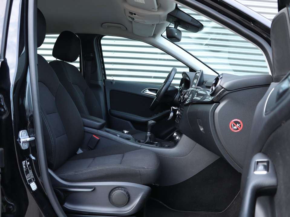 Mercedes-Benz B 180 - Imagem 8