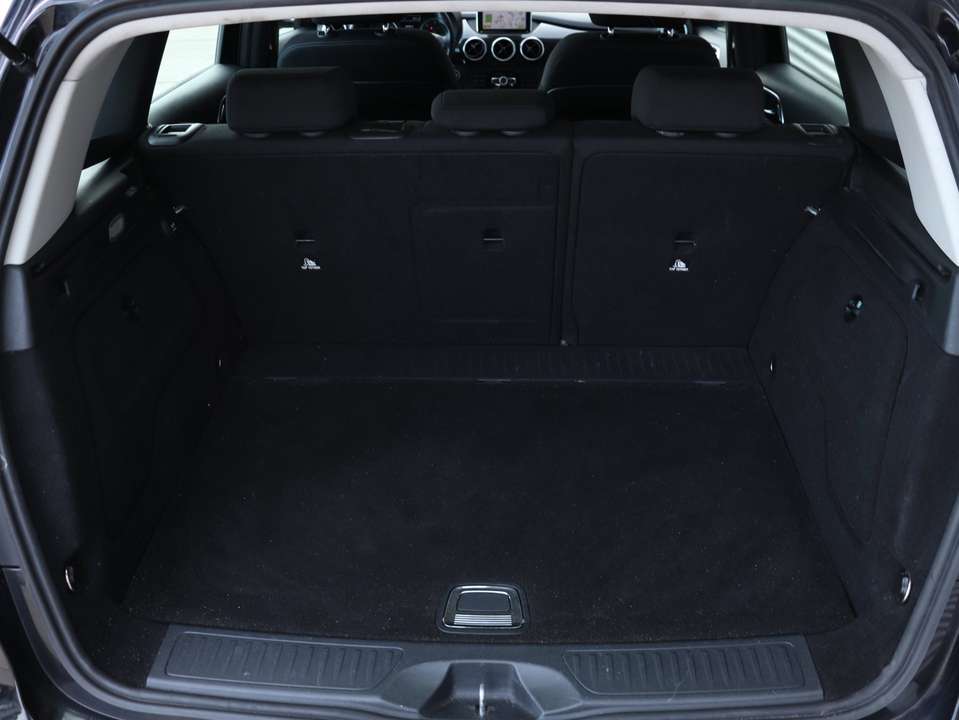 Mercedes-Benz B 180 - Imagem 10