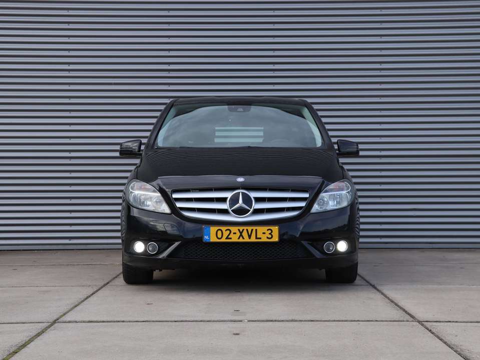 Mercedes-Benz B 180 - Imagem 12