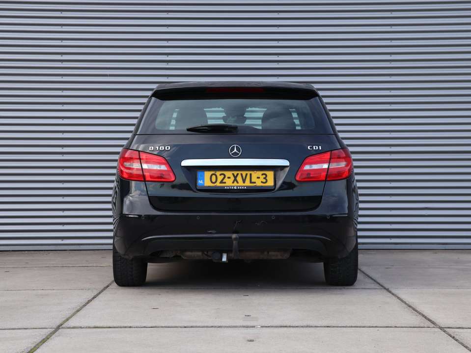 Mercedes-Benz B 180 - Imagem 13