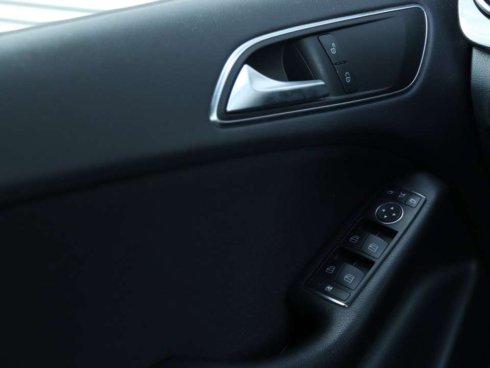Mercedes-Benz B 180 - Imagem 20