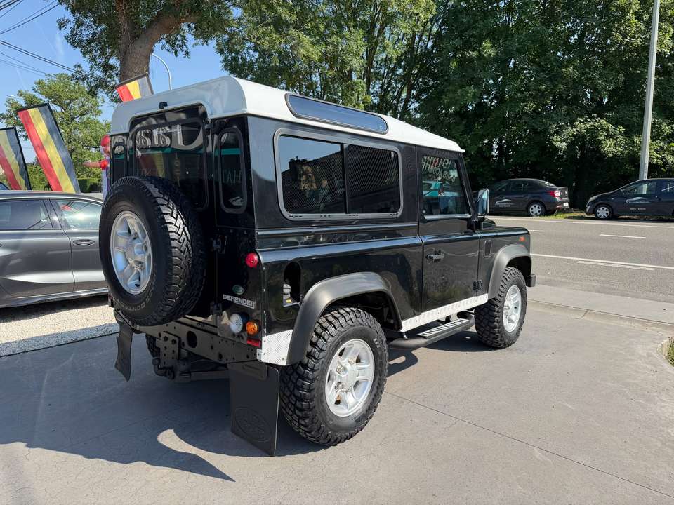 Land Rover Defender - Imagem 3