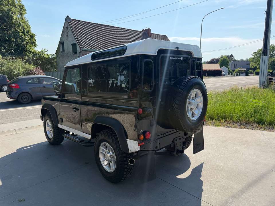 Land Rover Defender - Imagem 5