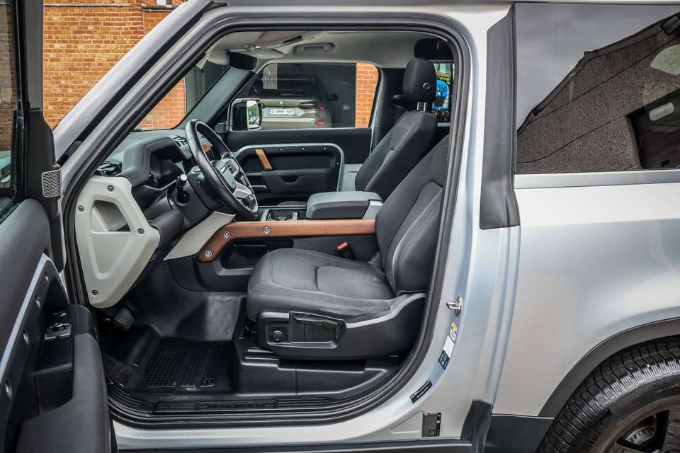 Land Rover Defender - Imagem 11