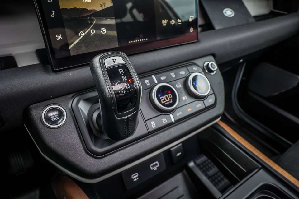 Land Rover Defender - Imagem 15