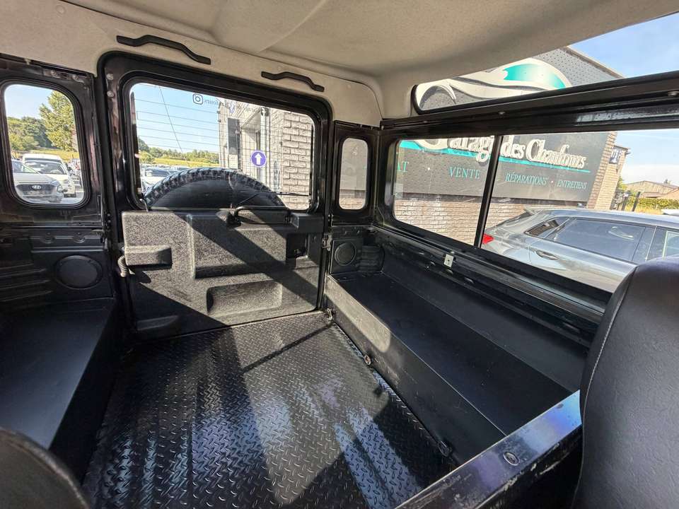 Land Rover Defender - Imagem 15