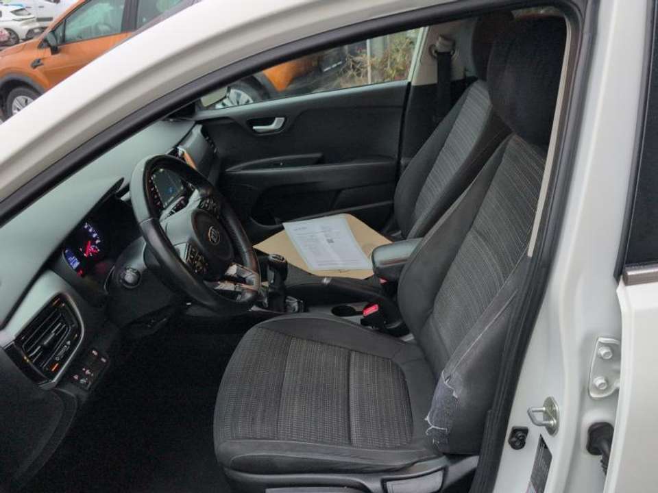 Kia Stonic - Imagem 7