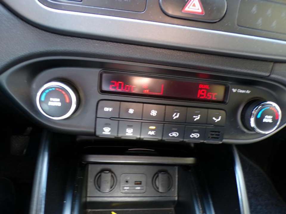 Kia Carens - Imagem 11