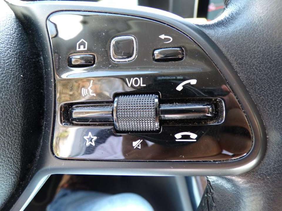 Mercedes-Benz C 180 - Imagem 14