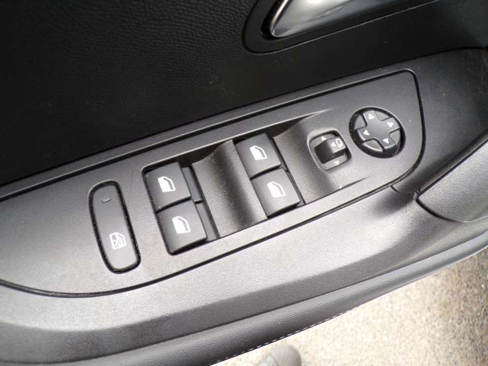 Peugeot 2008 - Imagem 8
