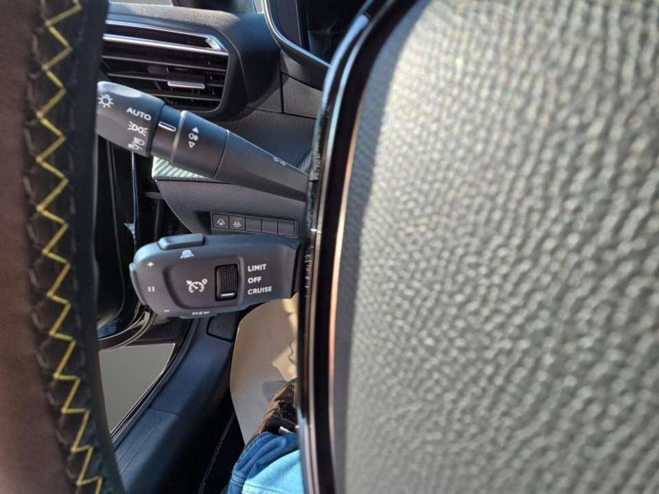 Peugeot e-208 - Imagem 15