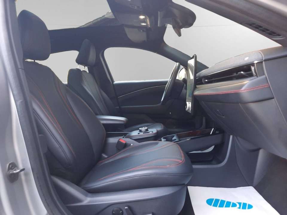 Ford Mustang Mach-E - Imagem 13