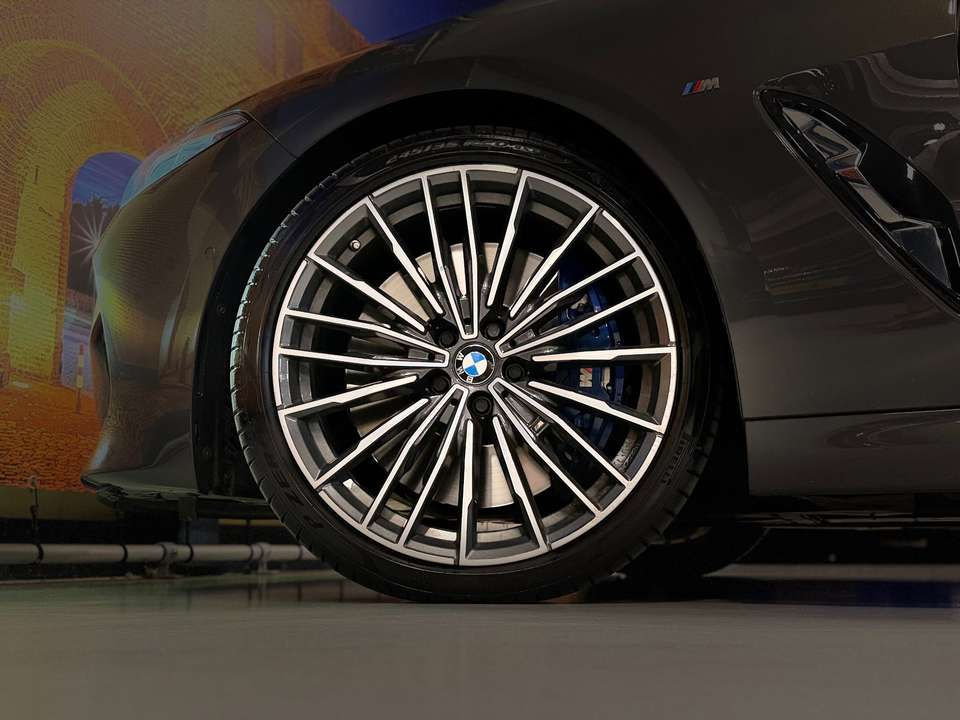 BMW M850 - Imagem 11