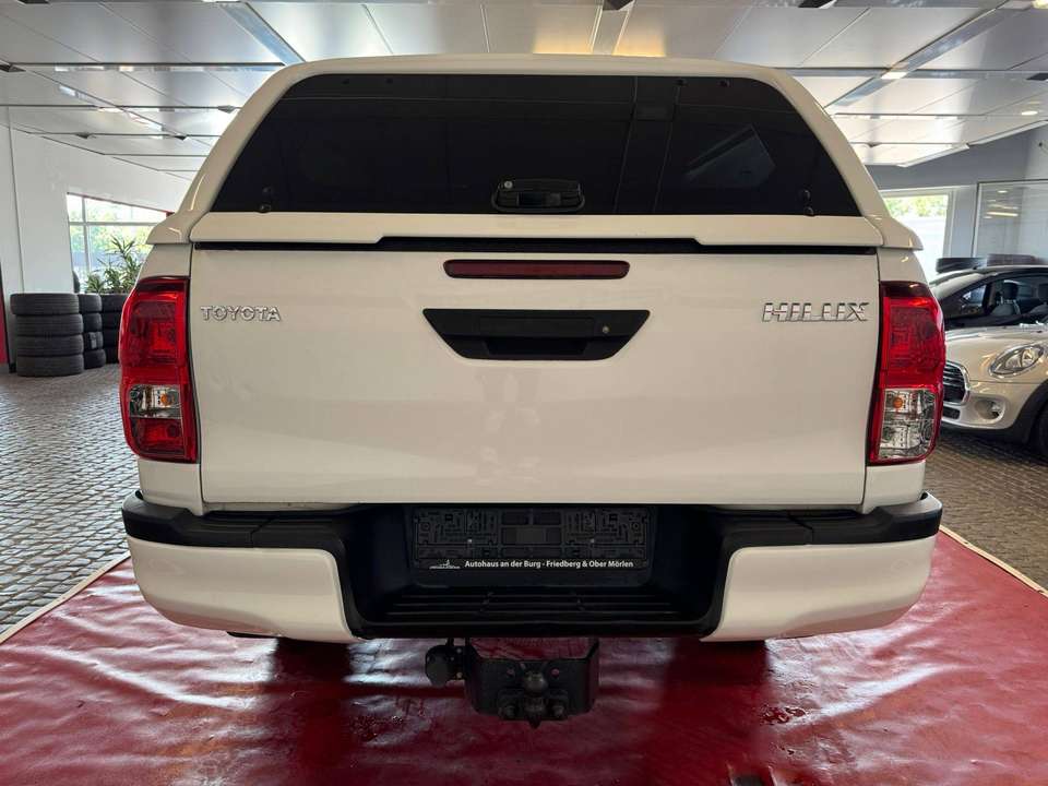 Toyota Hilux - Imagem 6
