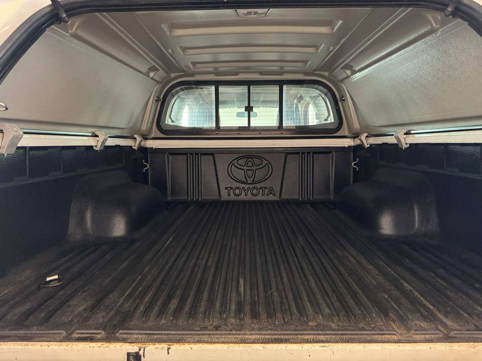 Toyota Hilux - Imagem 8