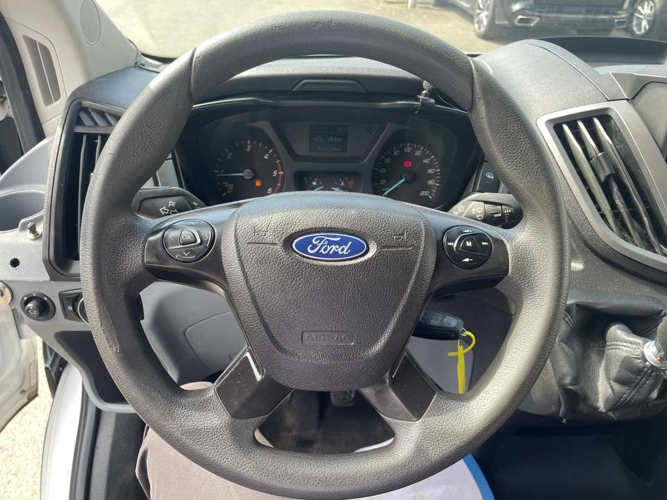 Ford Transit - Imagem 12