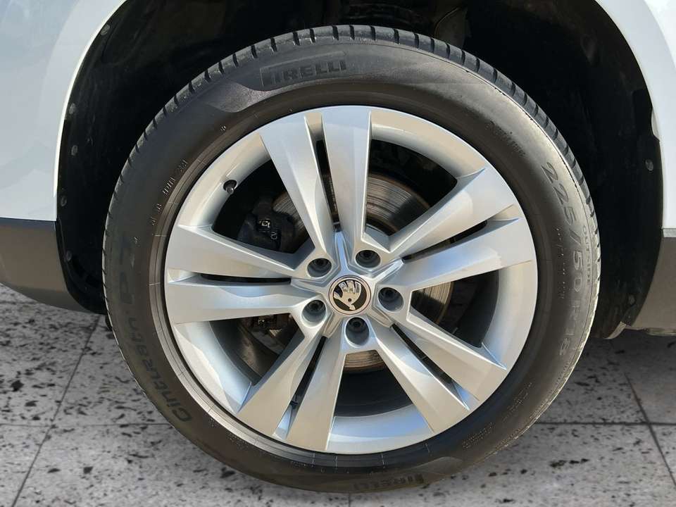 Skoda Karoq - Imagem 8