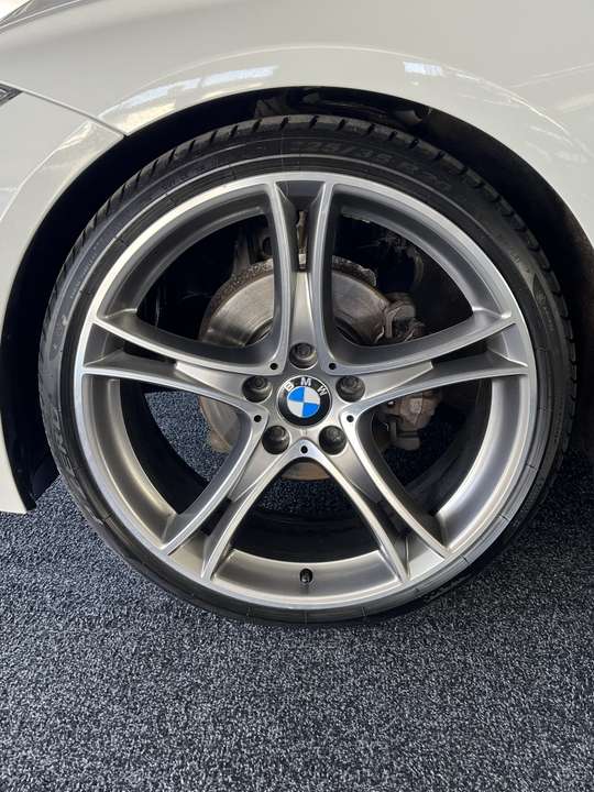 BMW 318 - Imagem 12