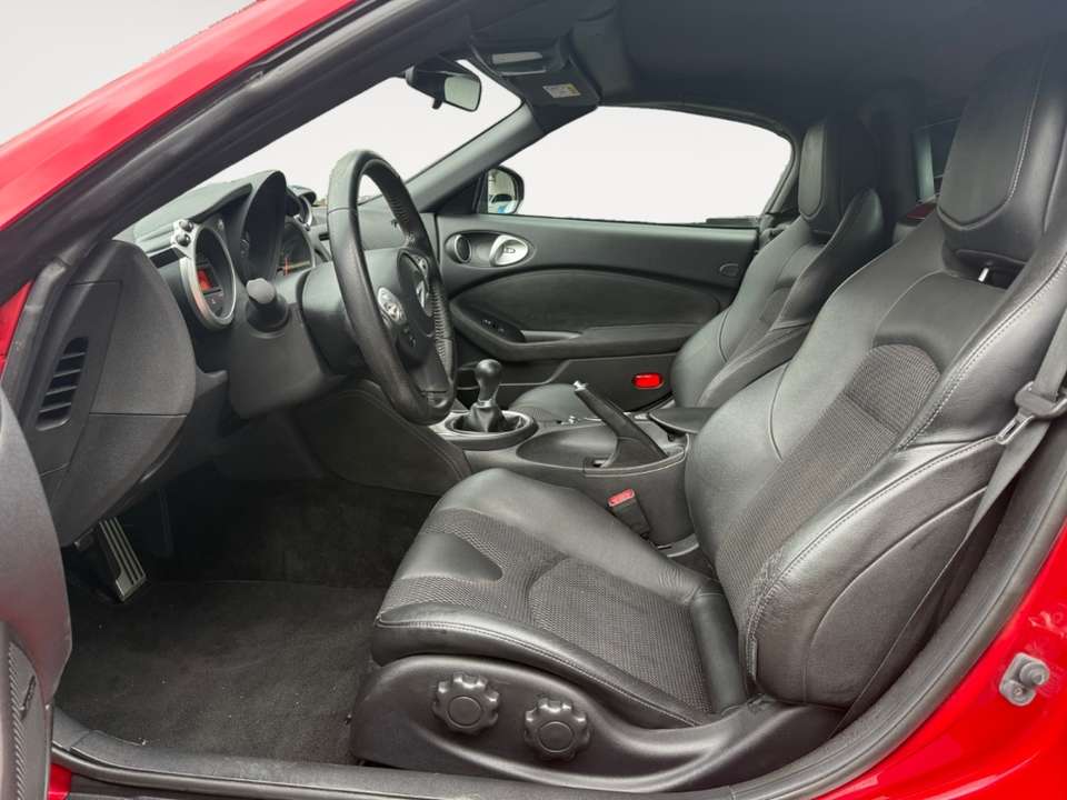 Nissan 370Z - Imagem 11