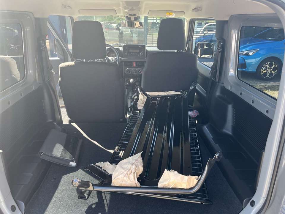 Suzuki Jimny - Imagem 11