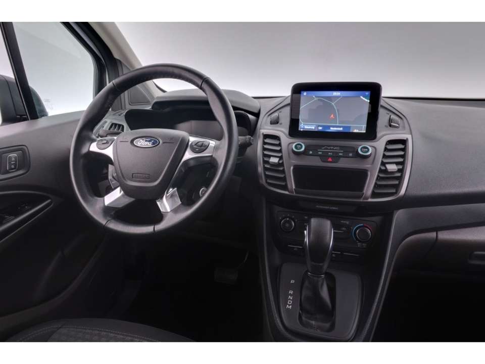 Ford Grand Tourneo - Imagem 12