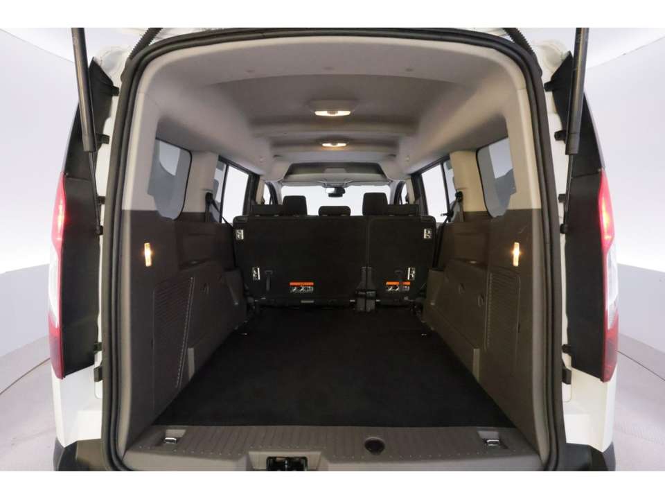 Ford Grand Tourneo - Imagem 13