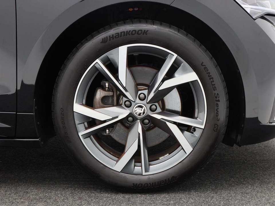 Skoda Enyaq - Imagem 15