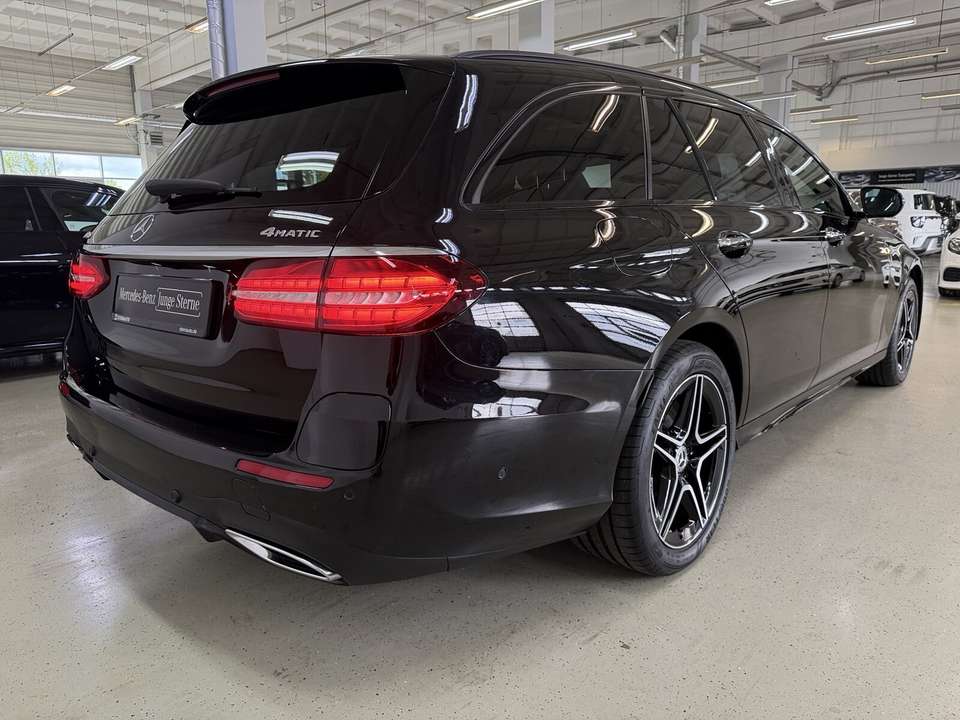Mercedes-Benz E 300 - Imagem 5