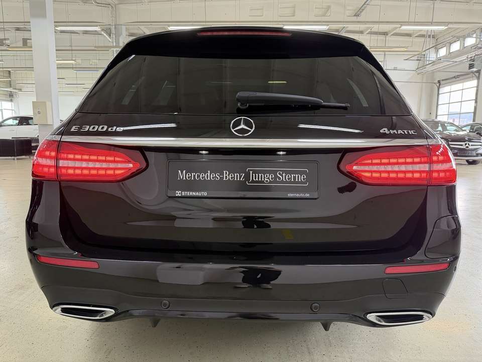 Mercedes-Benz E 300 - Imagem 6