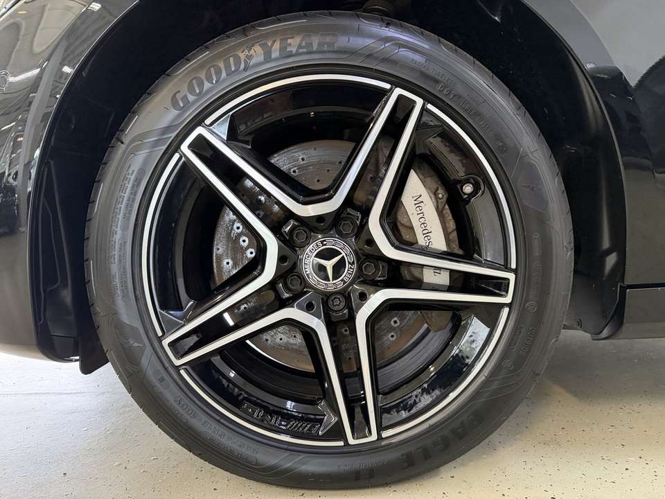 Mercedes-Benz E 300 - Imagem 10