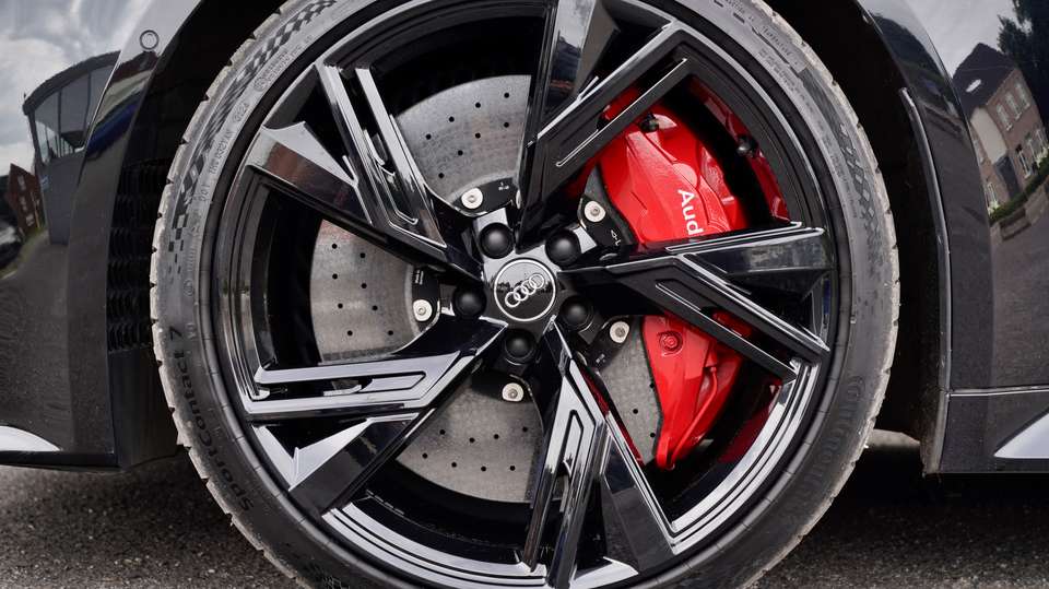 Audi RS6 - Imagem 11