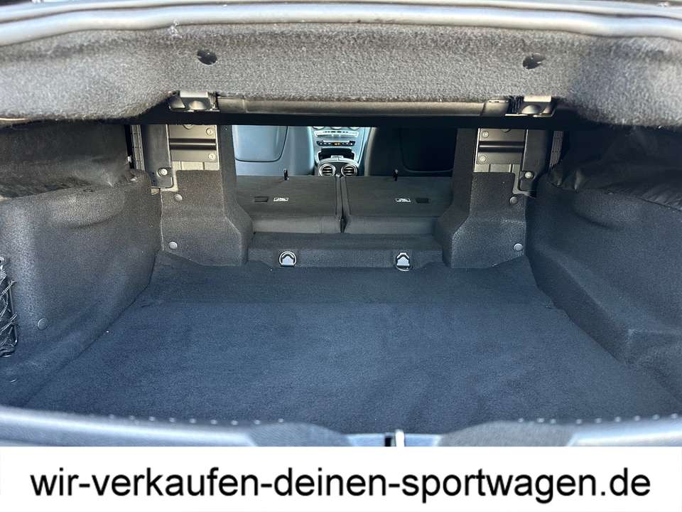 Mercedes-Benz C 300 - Imagem 12