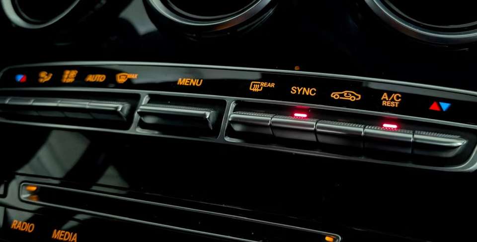 Mercedes-Benz C 220 - Imagem 2