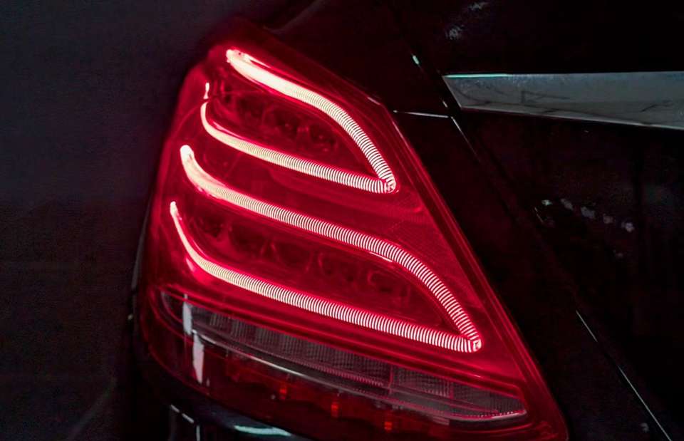 Mercedes-Benz C 220 - Imagem 9