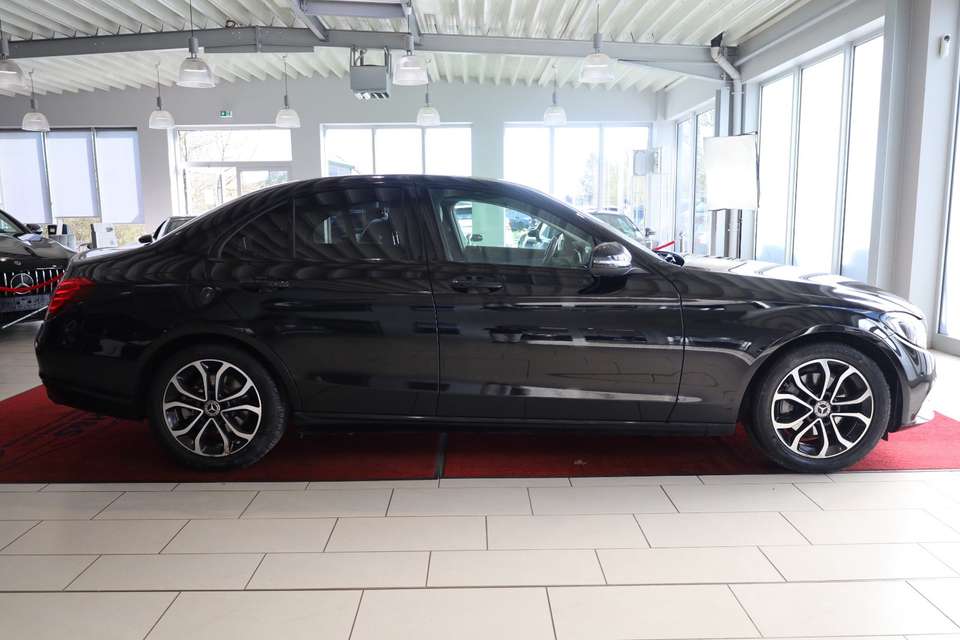 Mercedes-Benz C 220 - Imagem 10