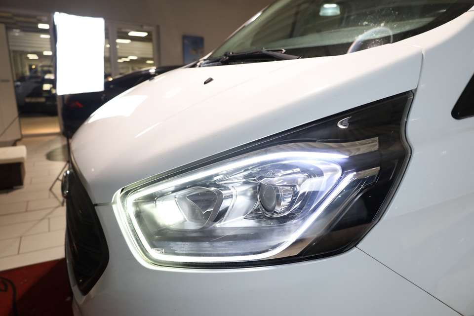 Ford Tourneo Custom - Imagem 10