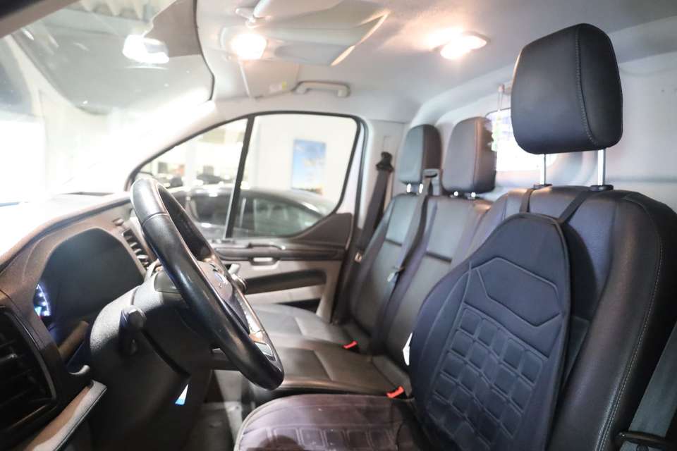 Ford Tourneo Custom - Imagem 14