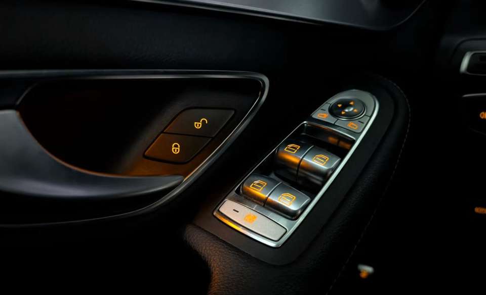 Mercedes-Benz C 220 - Imagem 16