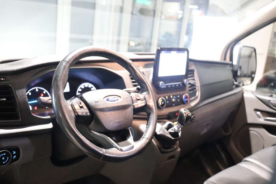 Ford Tourneo Custom - Imagem 15