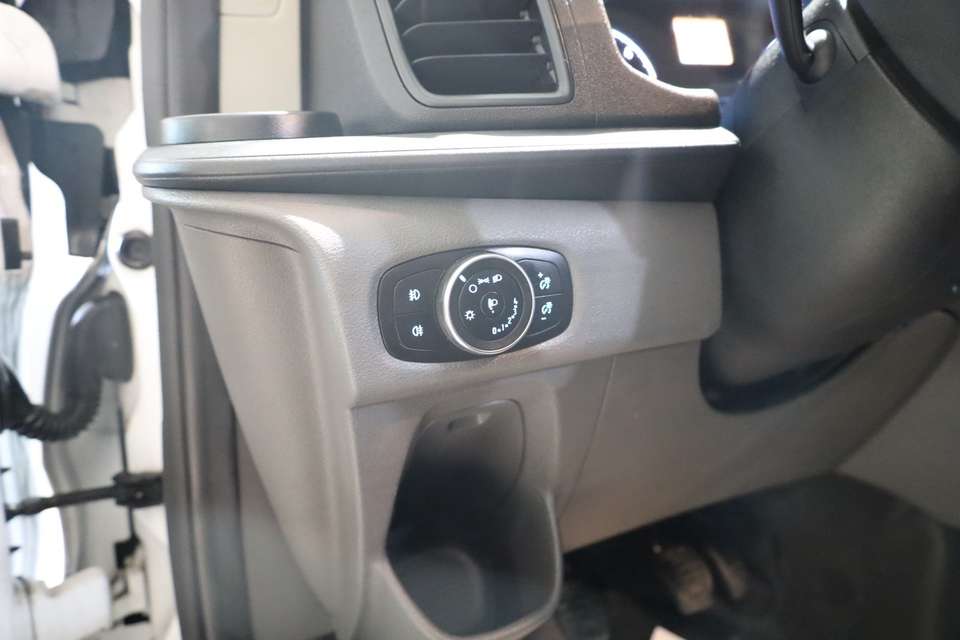Ford Tourneo Custom - Imagem 17